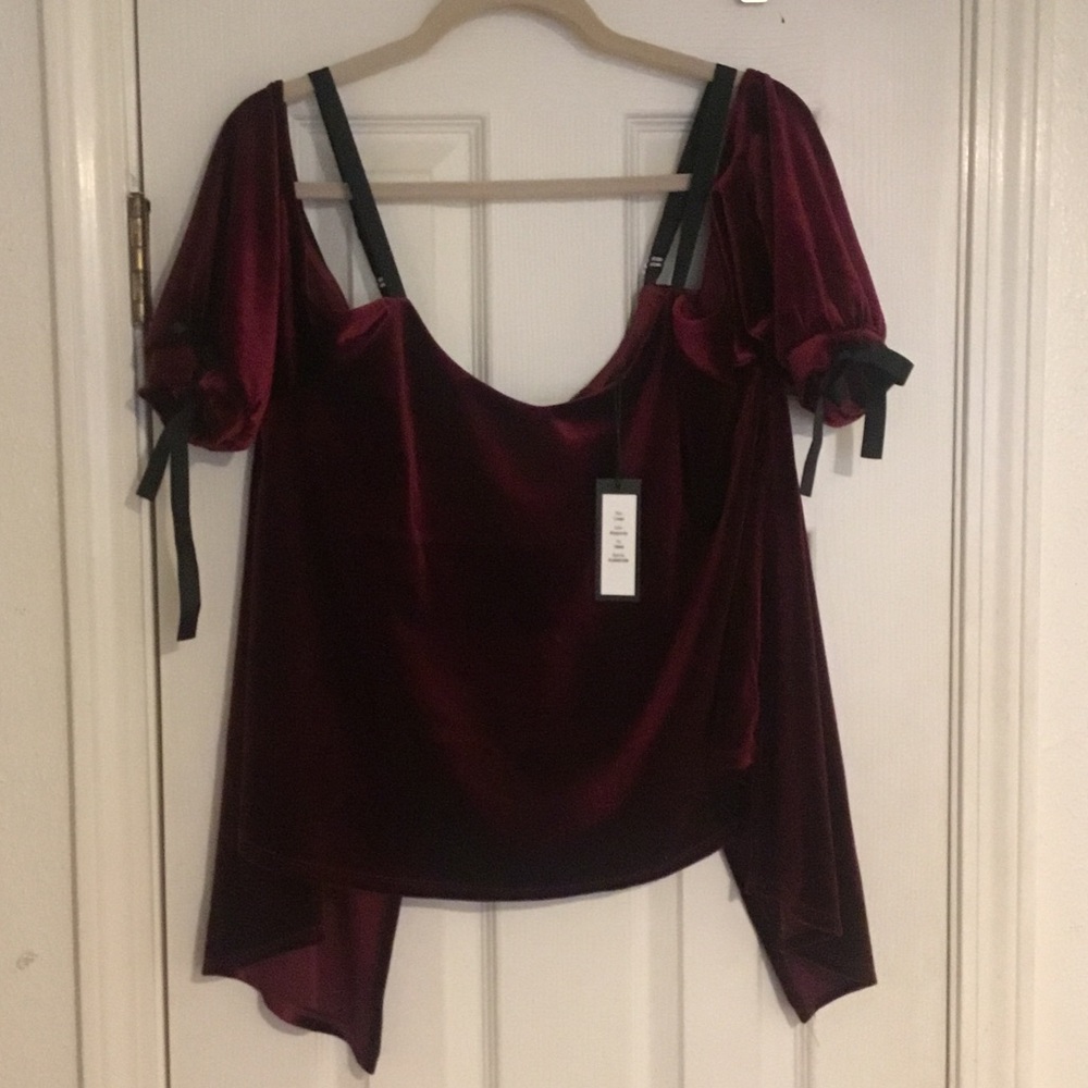 NWT Romeo & Juliet Couture Burgundy Off-Shoulder Velvet Open Back Short Sleeve